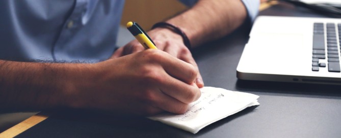 DGA, verlaag gebruikelijk loon en betaal minder inkomstenbelasting DGA, verlaag gebruikelijk loon en betaal minder inkomstenbelasting