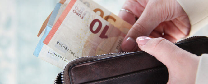 Basisboete € 10.000 bij contante betalingen vanaf € 3.000 Basisboete € 10.000 bij contante betalingen vanaf € 3.000